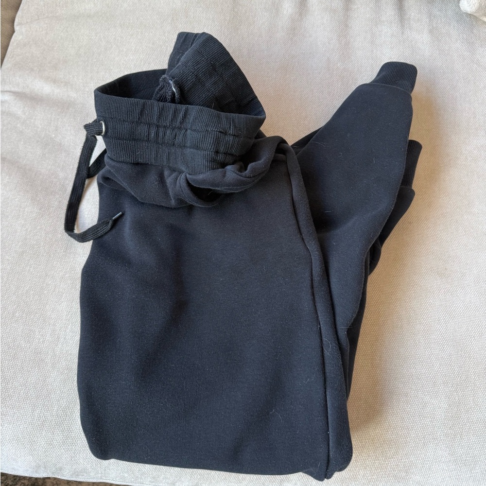 Amazon Joggers - Picture 3 of 4